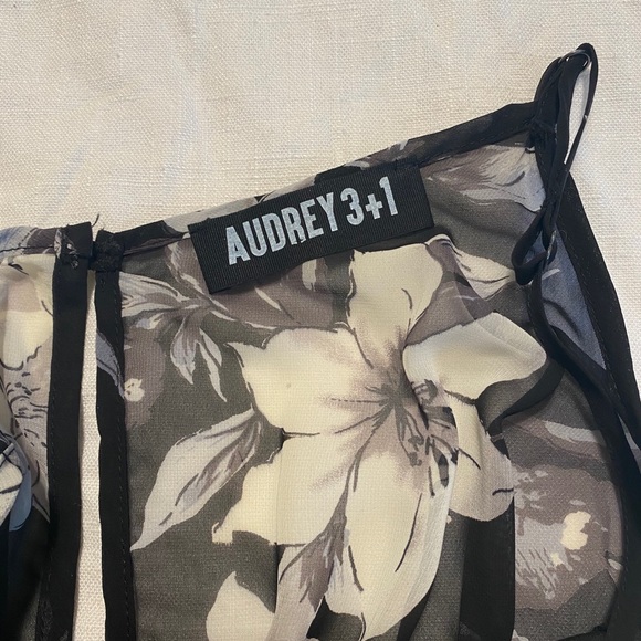 Romper - Picture 3 of 3